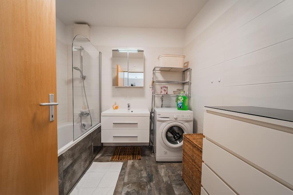 Spektakulaeres Apartment ✩ 7. Stock ✩ Kostenlose Parkgarage Vienna Esterno foto