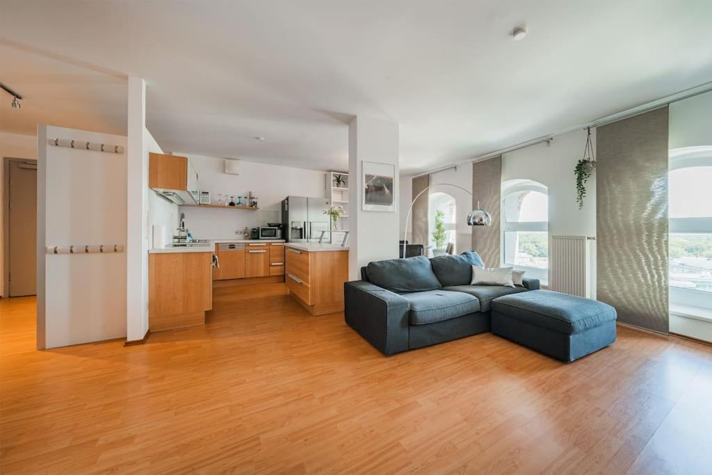Spektakulaeres Apartment ✩ 7. Stock ✩ Kostenlose Parkgarage Vienna Esterno foto